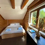 Hébergement de vacances Mysynevyr - будинок у серці карпат Lac Synevyr