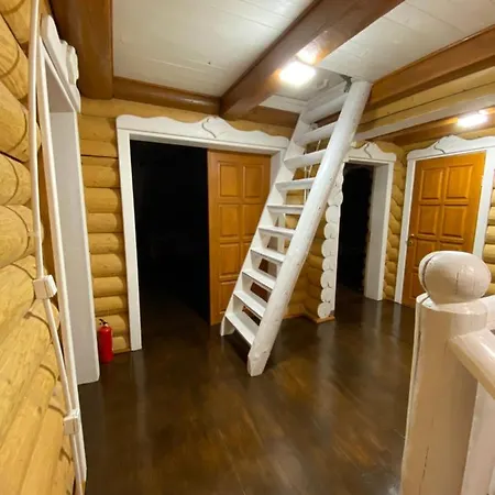 Holiday home Mysynevyr - будинок у серці карпат Synevyr